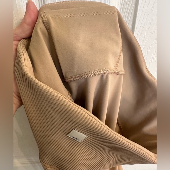Vuori Ribbed Studio Leggings in Coconut Size M EUC - Picture 4 of 4